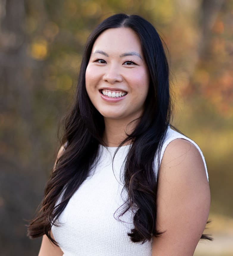 Dr. Shea Hironaka, Dentist in Crawford Dental Clinic - Portrait Photo
