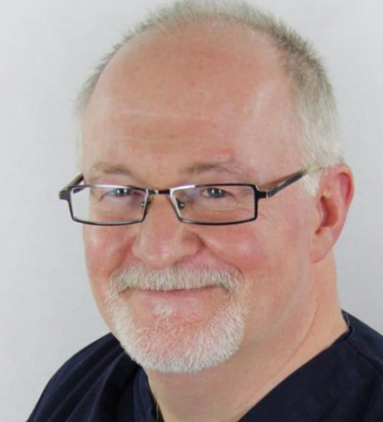 Dr Luc Locas, dentiste, Carrefour dentaire de Montréal - Photo portrait