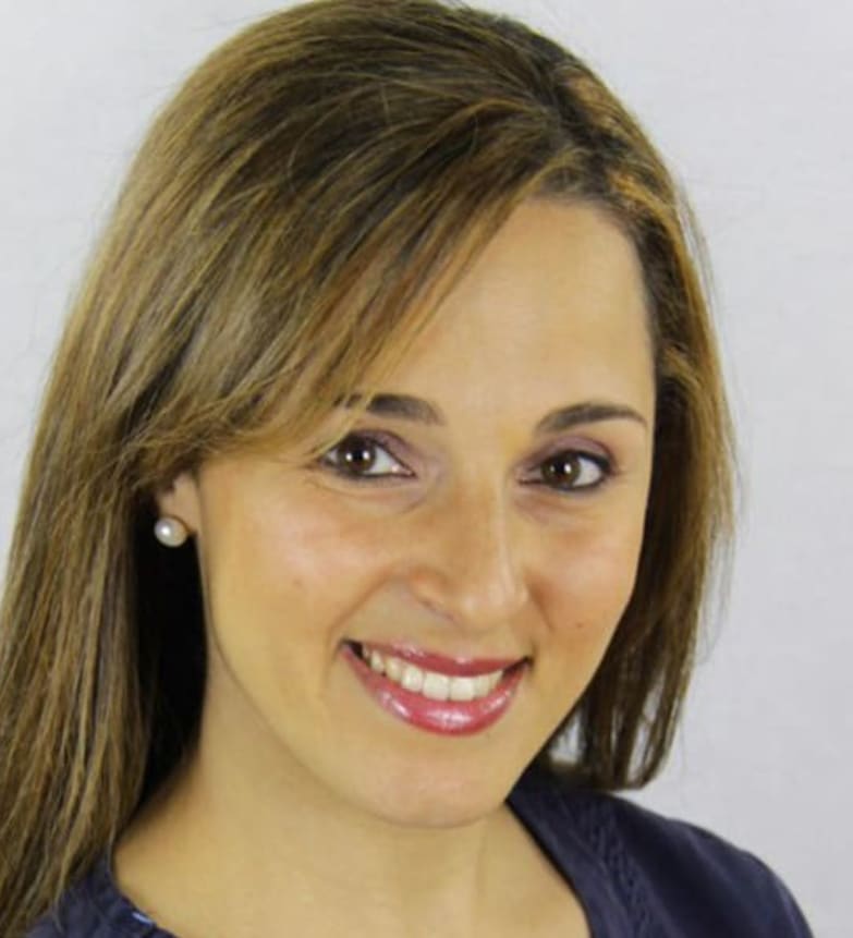 Dre Nelly Chafaï, dentiste, Carrefour dentaire de Montréal - Photo portrait