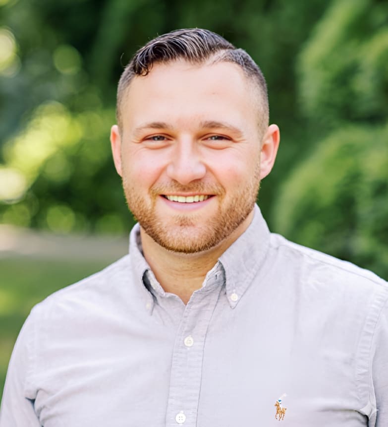 Dr. Saif Matti, Dentist in West End Dental Centre - Portrait Photo