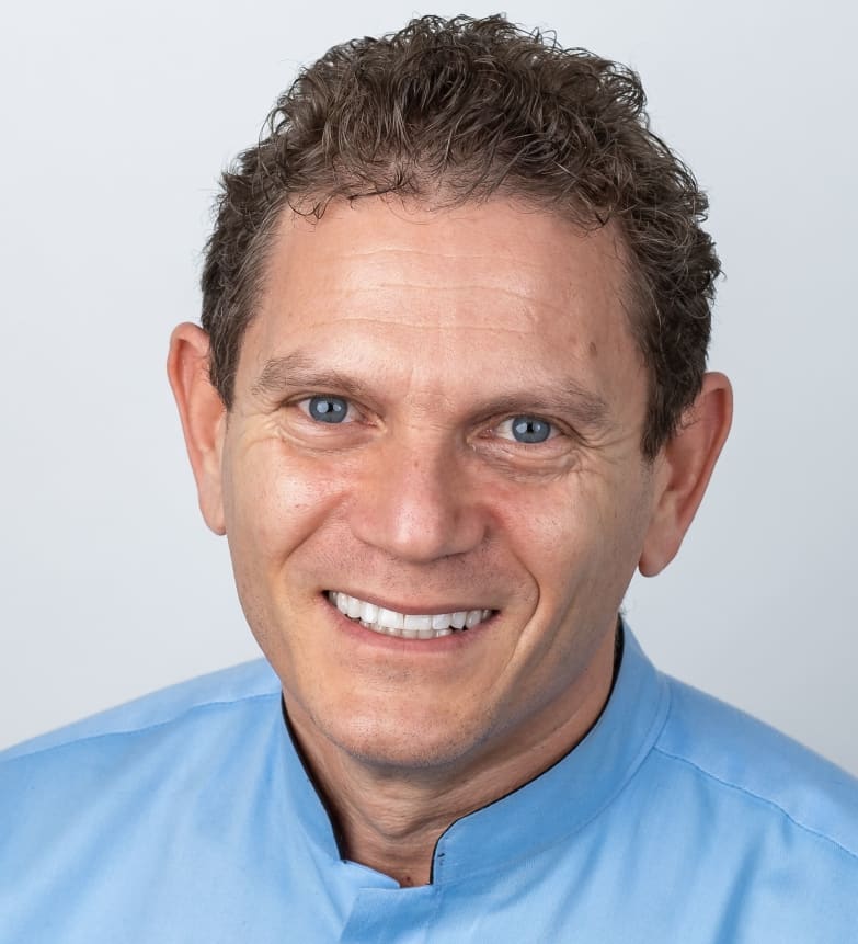 Dr. Derek Segall, Dentist in Uptowne Dental Centre - Portrait Photo