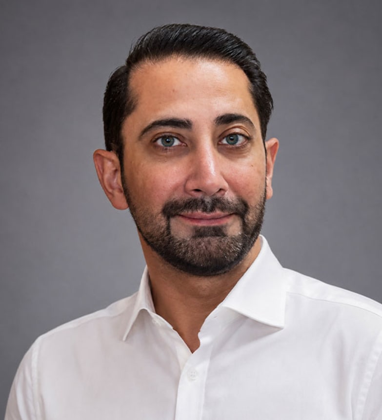 Dr. Ardeep Kent, Dentist in Oceanfront Dental Group - Portrait Photo