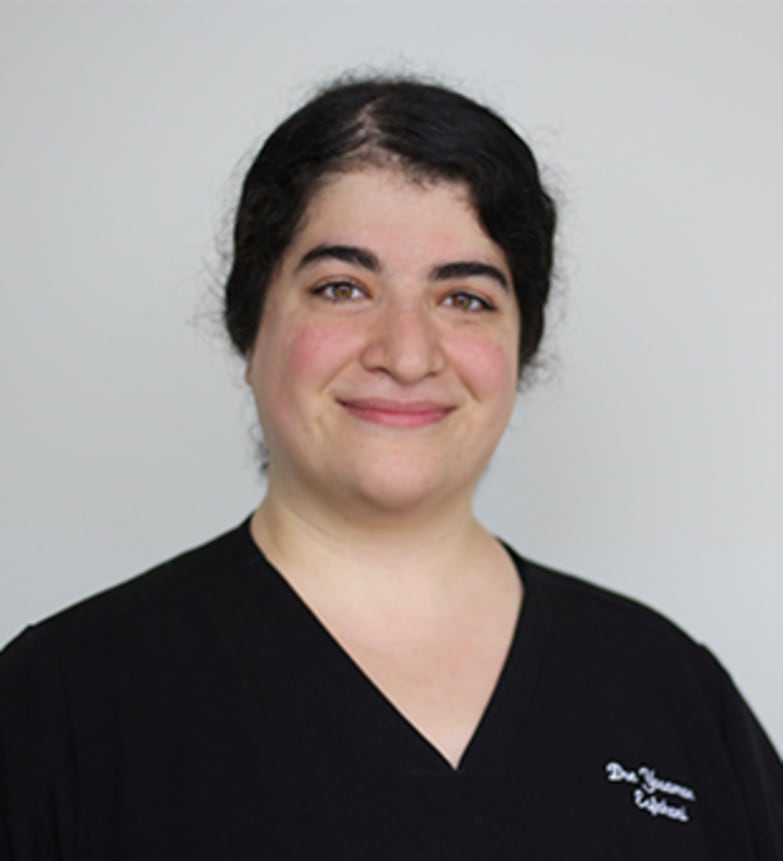 Dre Yasaman Esfahani, dentiste, Centre Dentaire 1450 - Photo portrait