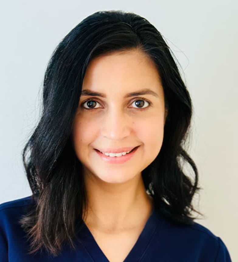 Dr. Kirti Rohra, Dentist in Ottawa Downtown Dentist - Portrait Photo