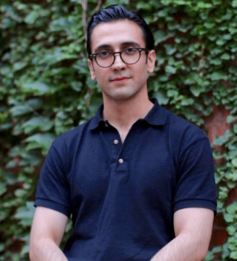 Dr. Khash Gharavi, Dentist in Dentalhouse - Woodbridge Dental - Portrait Photo