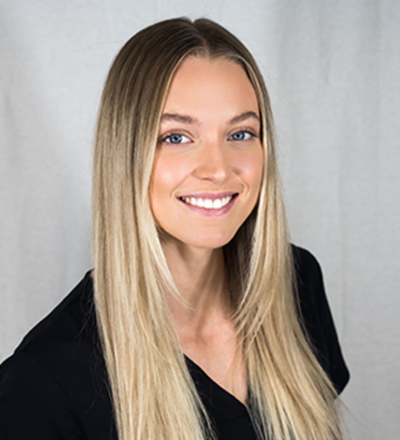 Dr. Grace Moore, Dentist in Cornerstone Dental - Dr. Rex Hawthorne - Portrait Photo