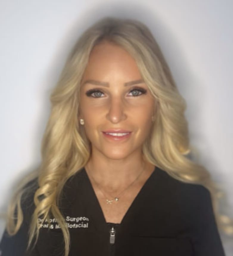 Dr. Mikaela Kofman, Dentist in Pembroke Dental - Portrait Photo