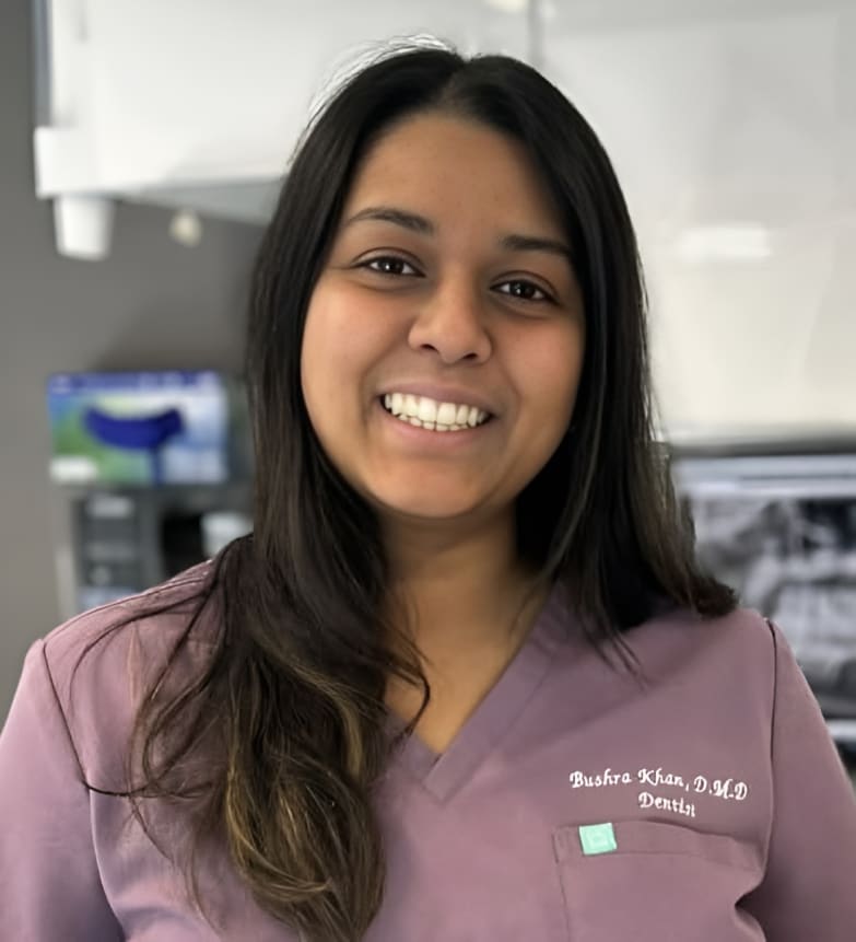 Dr. Bushra Khan, Dentist in Centre Dentaire VIVA Beauharnois - Portrait Photo