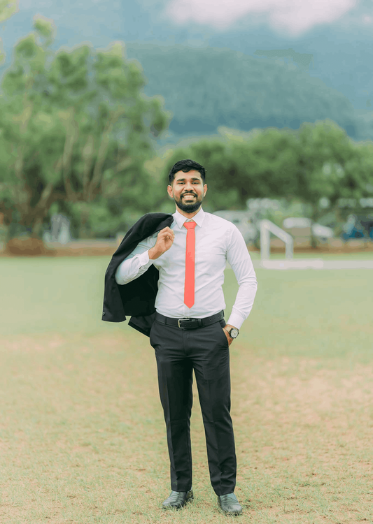 Deelaka Kariyawasam - Full Stack Software Engineer Professional Portrait