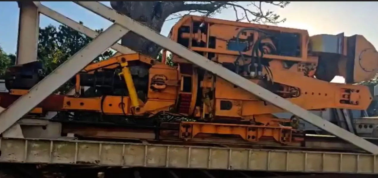 Top Drive 650 Ton GDM w/Cummins 600V Electric Generator and Forum Anticollision System - Image 4