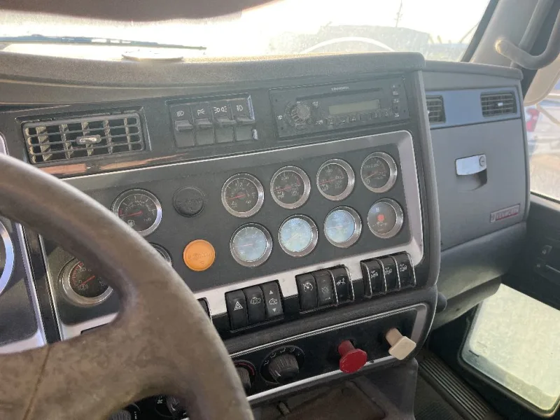 2012 Kenworth T800 Truck Tractor - Image 15