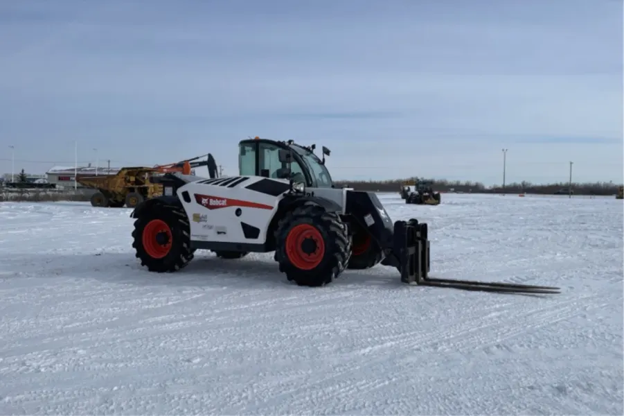 2018 Bobcat V723 Telehandler - Image 2