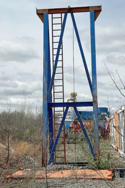 Pyramid Mast XY Capable w/ Crown & Manrider - Image 10