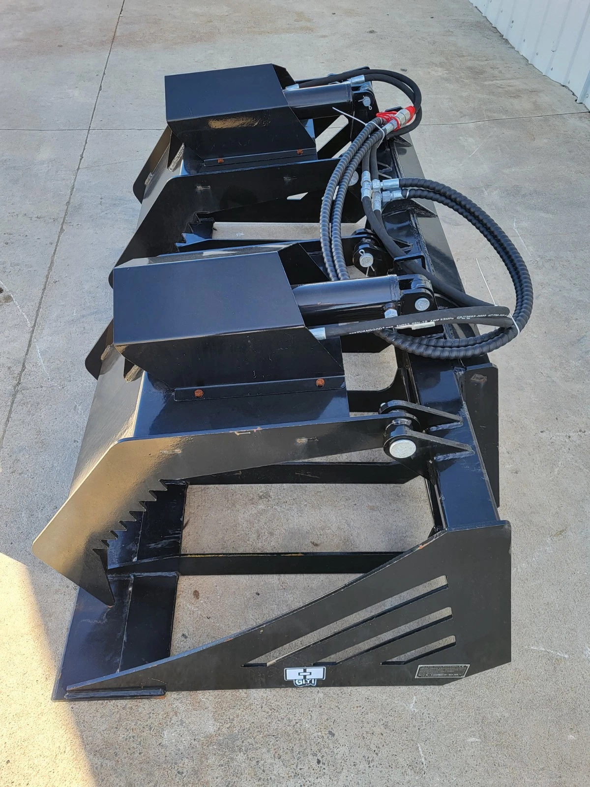 GIYI 72" Heavy Duty Hydraulic Root Grapple Attachment - Image 2