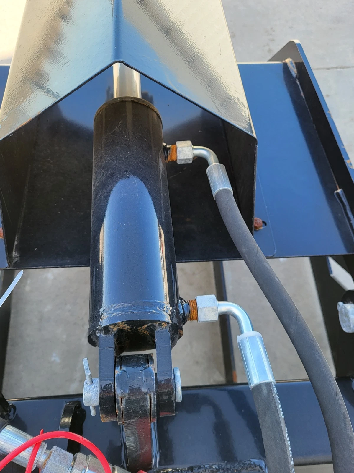 GIYI 72" Heavy Duty Hydraulic Root Grapple Attachment - Image 3