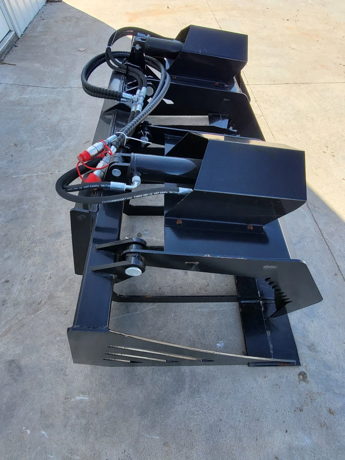 GIYI 72" Heavy Duty Hydraulic Root Grapple Attachment - Image 4