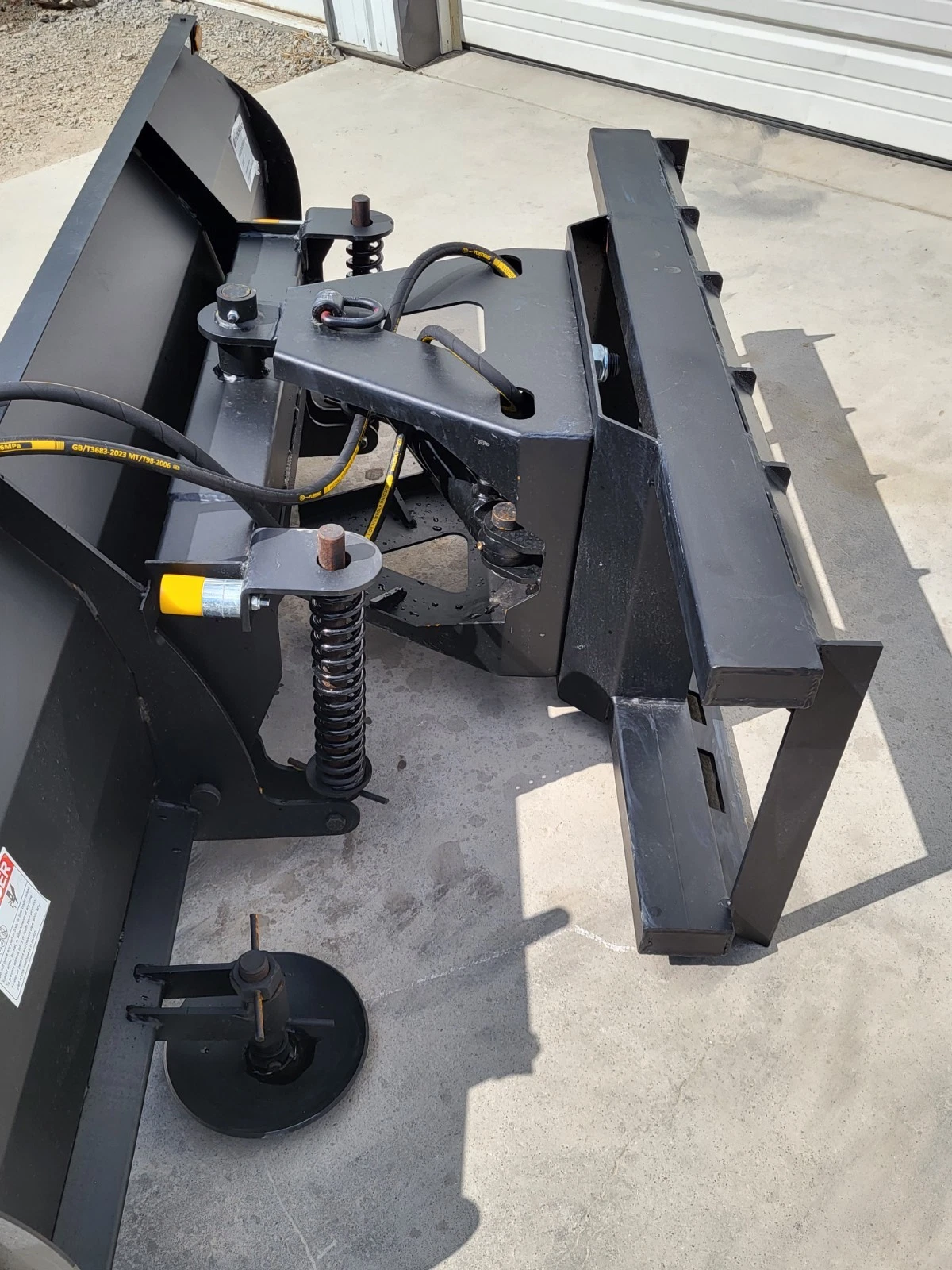 JCT 84" Hydraulic Push Snowplow Blade - Image 3