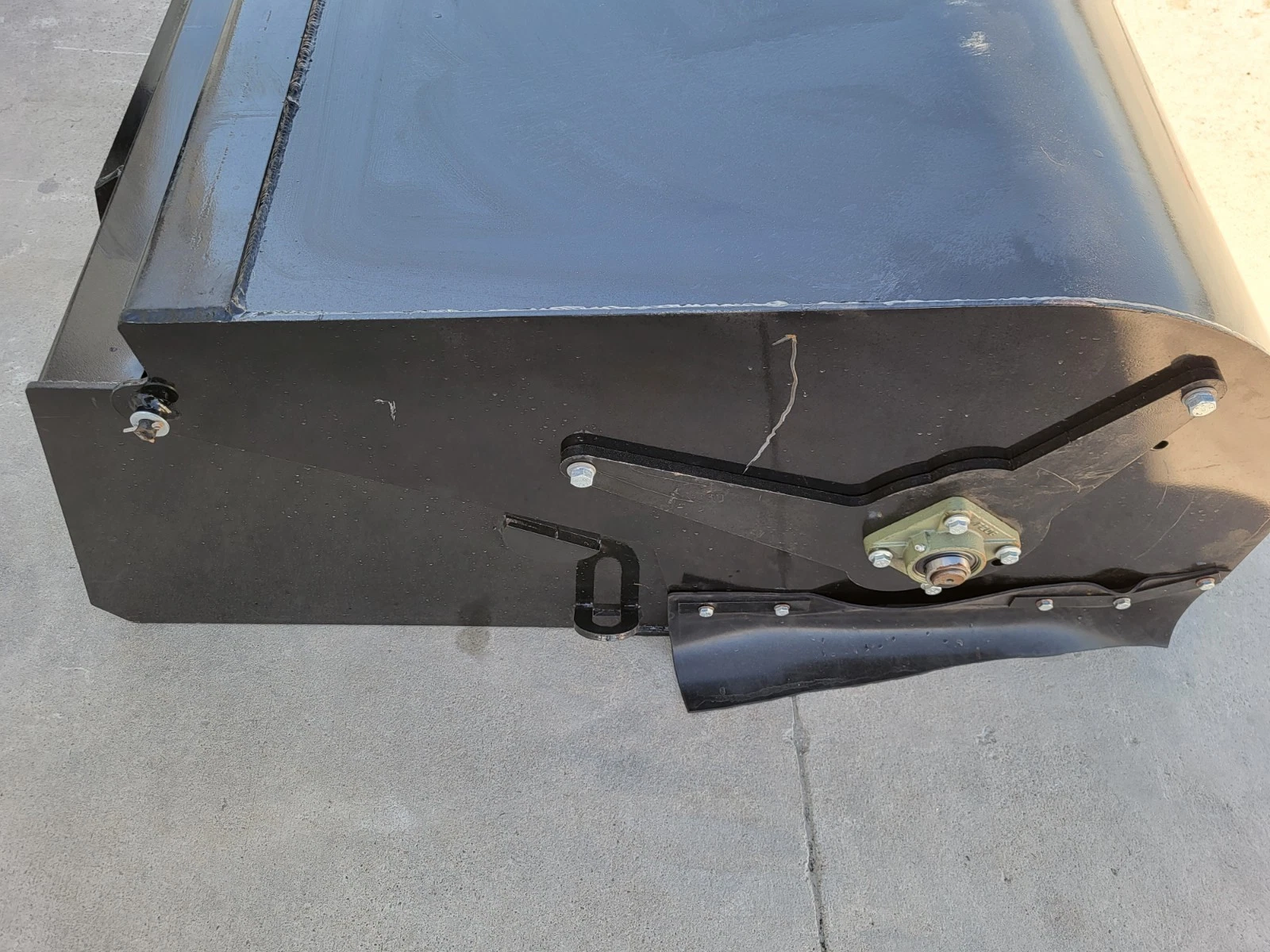 AGT Hydraulic Box Broom Sweeper Attachment - Image 3
