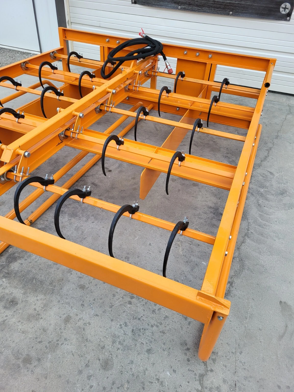 Landhonor Hydraulic Hay Accumulator Attachment