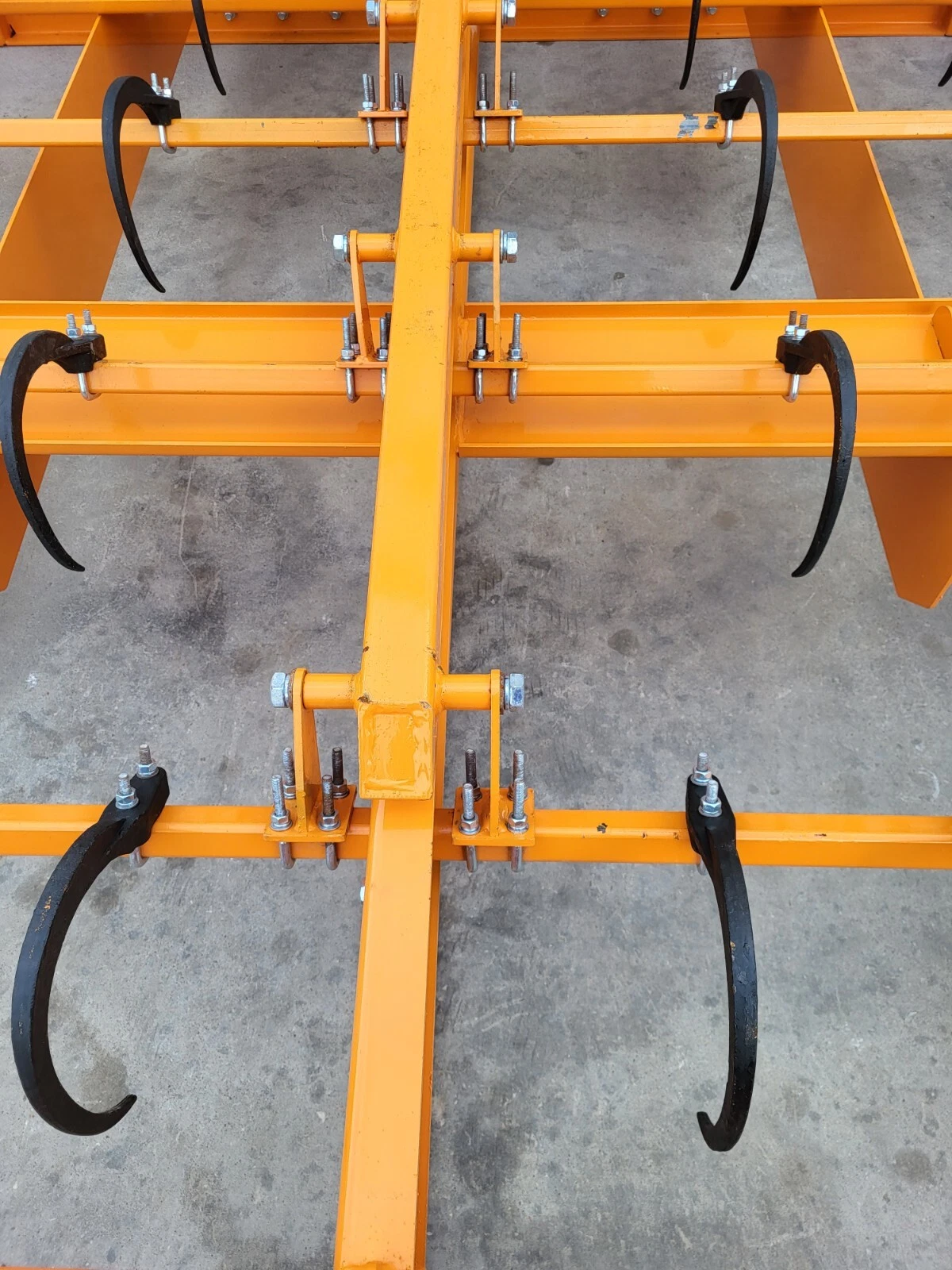 Landhonor Hydraulic Hay Accumulator Attachment - Image 2