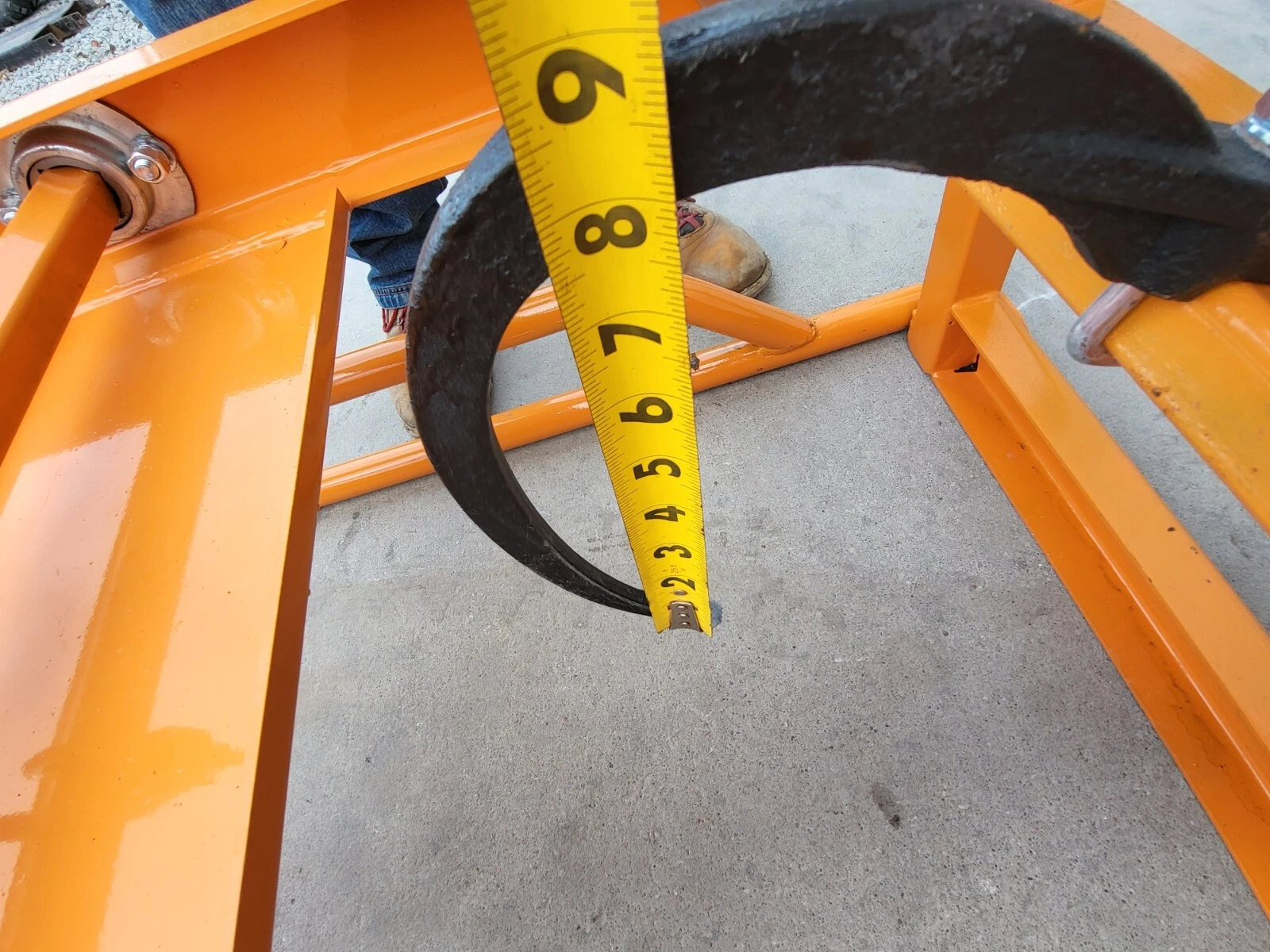 Landhonor Hydraulic Hay Accumulator Attachment - Image 5