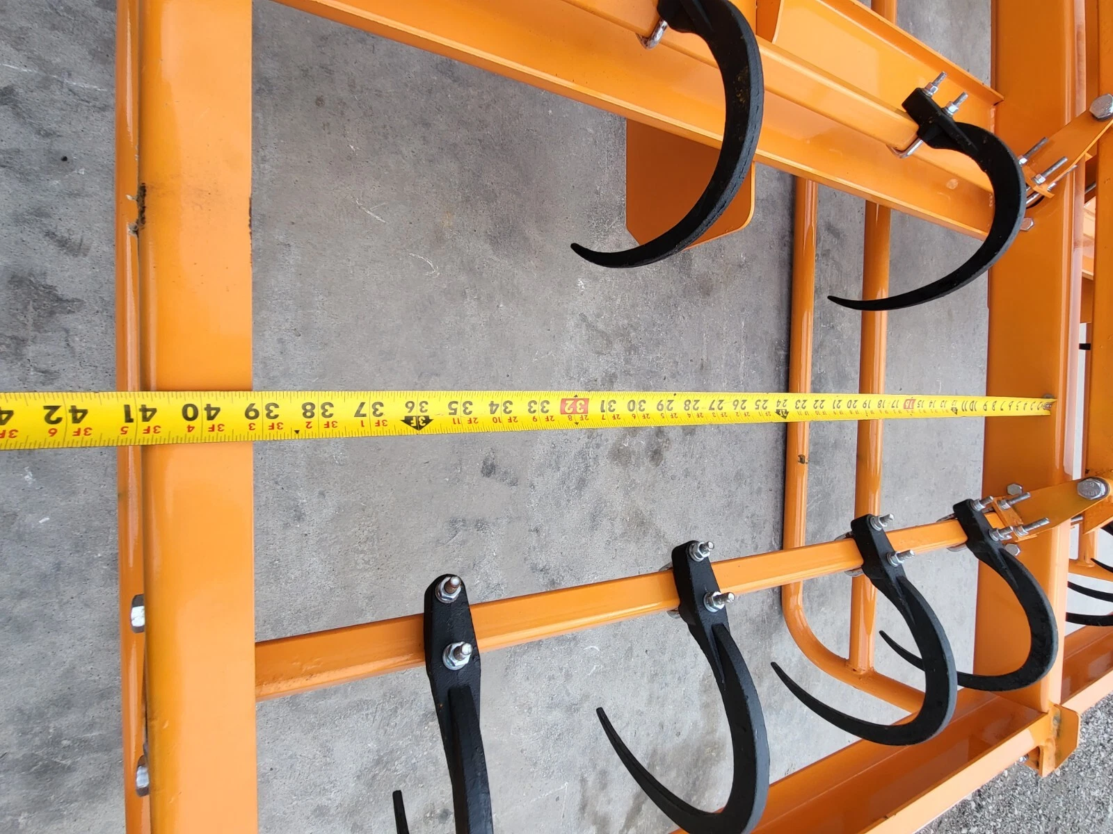 Landhonor Hydraulic Hay Accumulator Attachment - Image 7