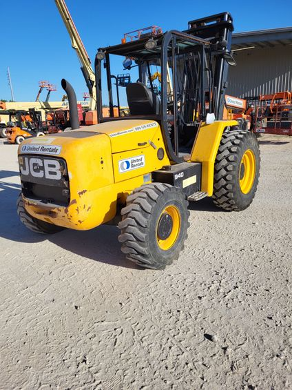 2018 JCB 940-4 Rough Terrain Forklift - Image 3