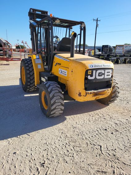 2018 JCB 940-4 Rough Terrain Forklift - Image 4
