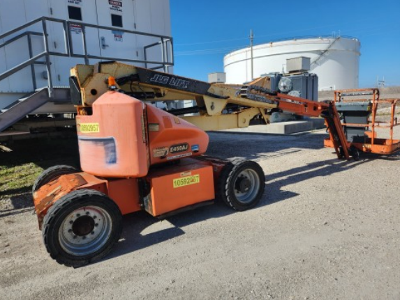 2017 JLG E450AJ Articulating Boom Lift