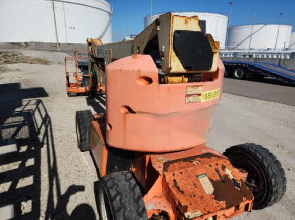 2017 JLG E450AJ Articulating Boom Lift - Image 3
