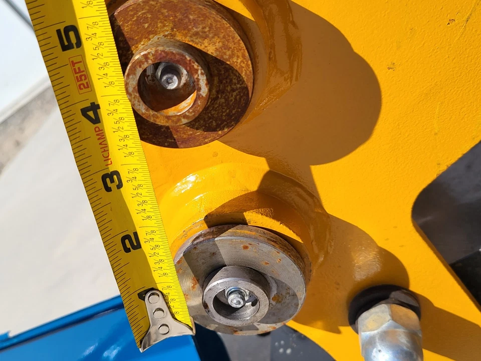 Hydraulic Hammer/Breaker Attachment with Two Chisels - Image 5