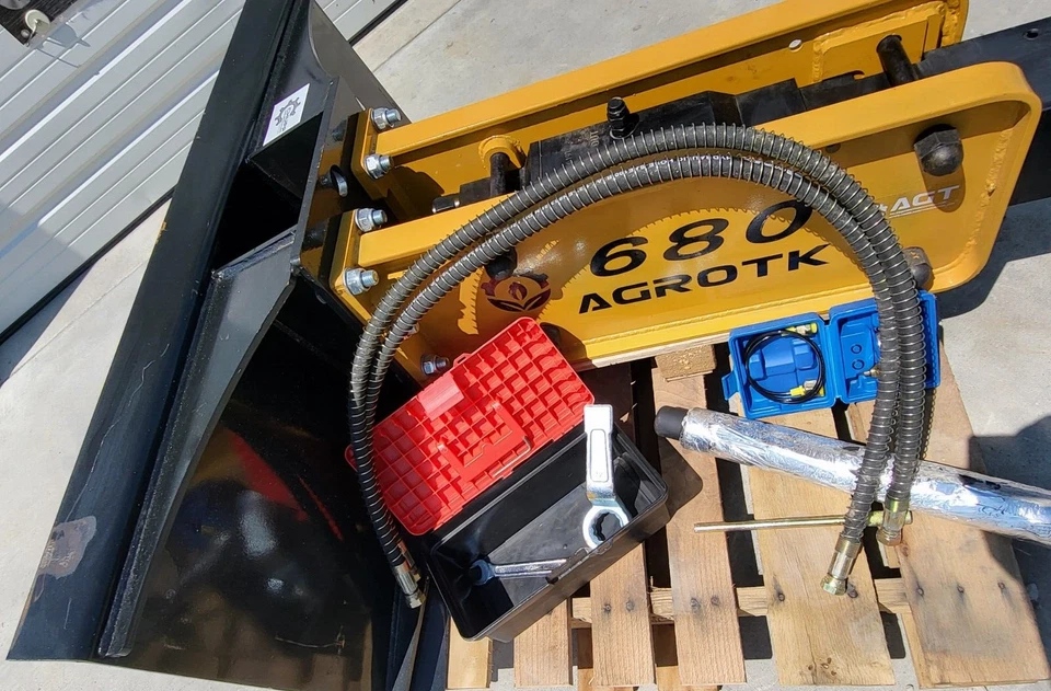 Agrotk 680 Hydraulic Hammer/Breaker - Image 4