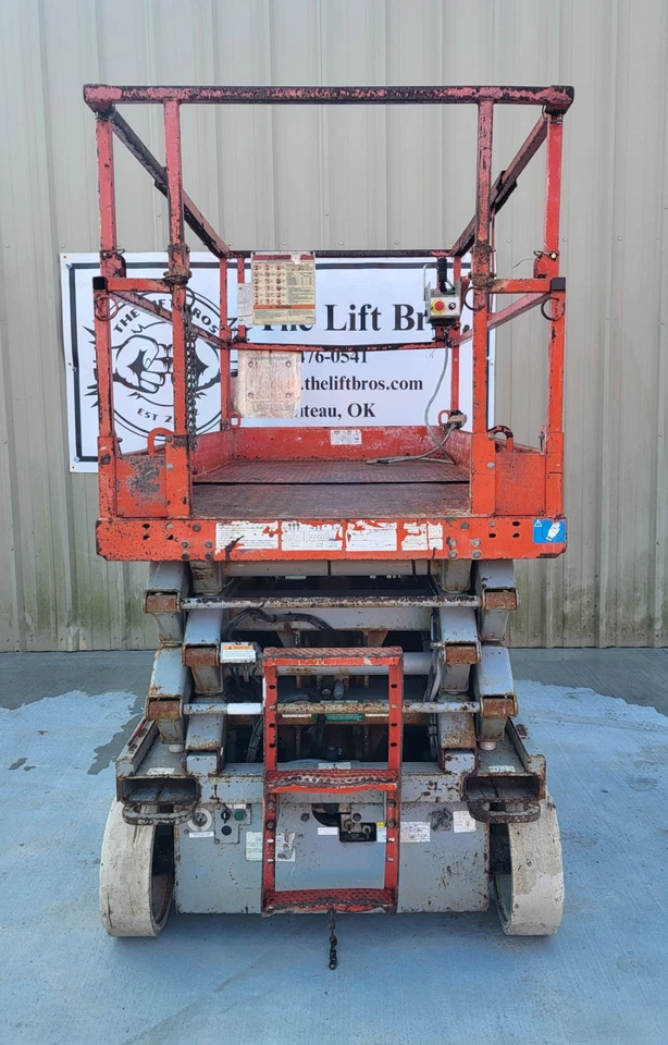 2006 Skyjack SJIII 4626 Electric Scissor Lift - Image 2