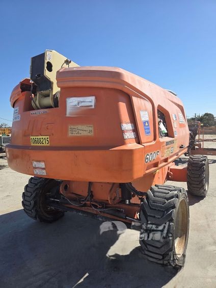 2017 JLG 600S Telescopic Boom Lift - Image 3