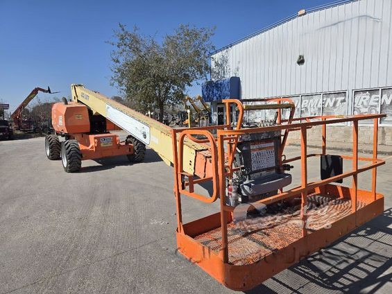 2018 JLG 800S Telescopic Boom Lift