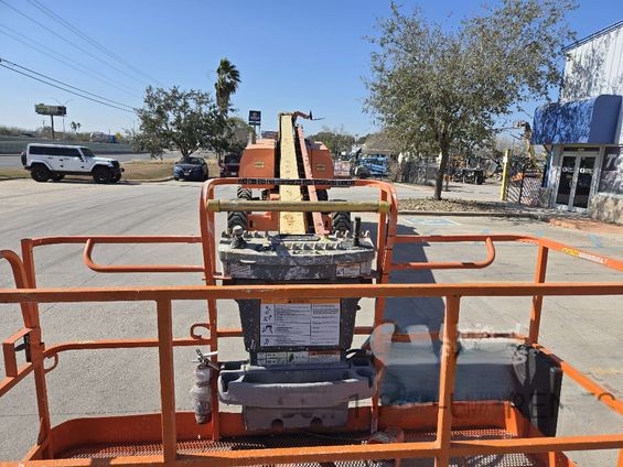 2018 JLG 800S Telescopic Boom Lift - Image 5
