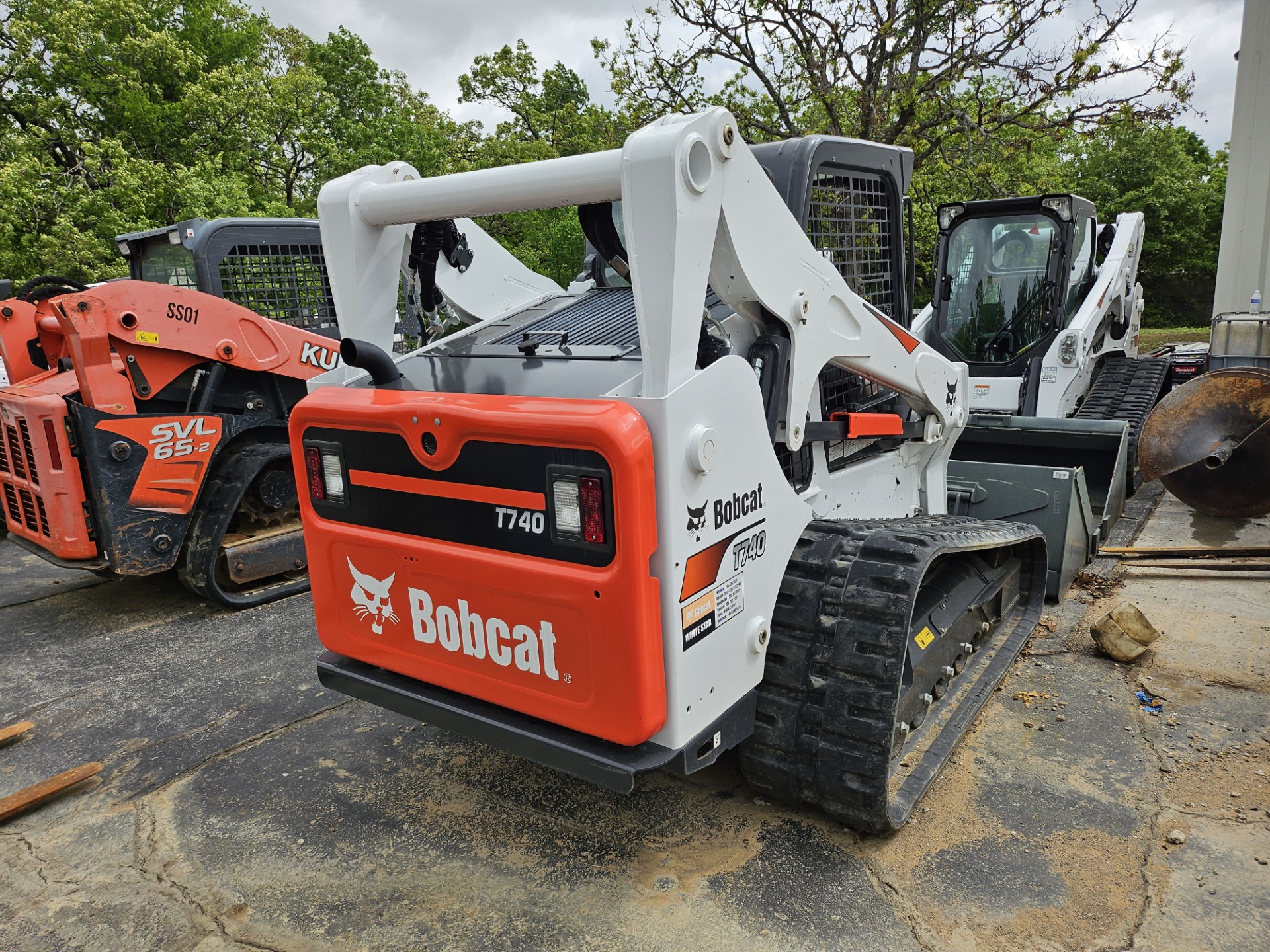 2022 Bobcat T740 Compact Track Loader - Image 3