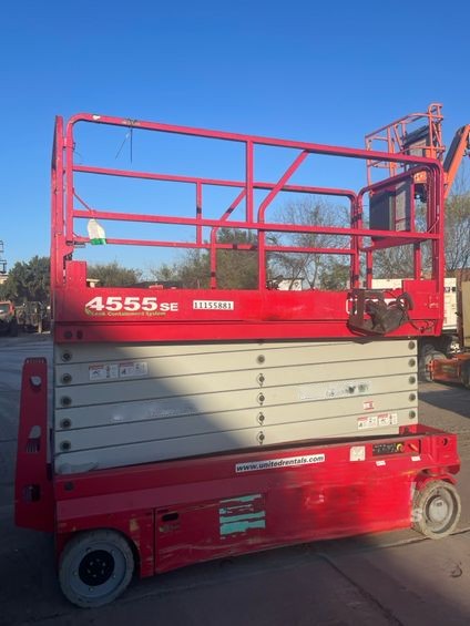 2021 MEC 4555SE Electric Scissor Lift - Image 2