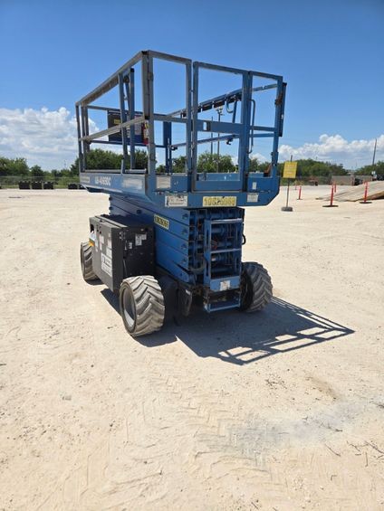 2018 Genie GS-4069DC Electric Scissor Lift - Image 2