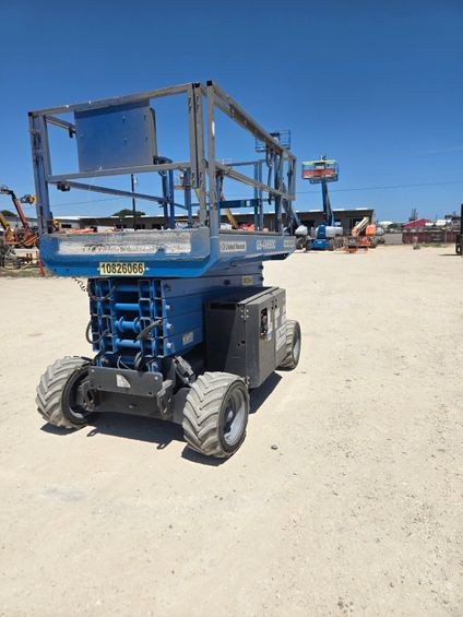2018 Genie GS-4069DC Electric Scissor Lift - Image 4