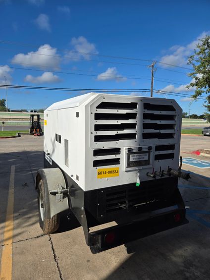 2019 Rotair D425T4F Portable Air Compressor - Image 3