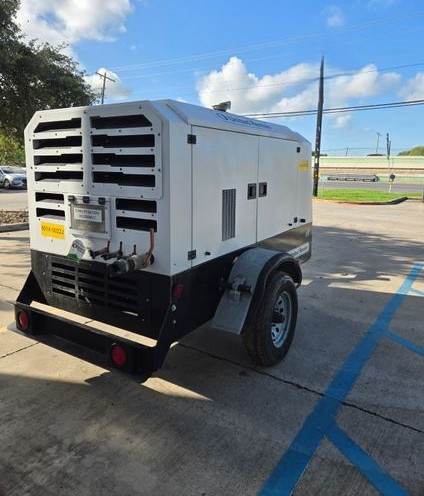 2019 Rotair D425T4F Portable Air Compressor - Image 4