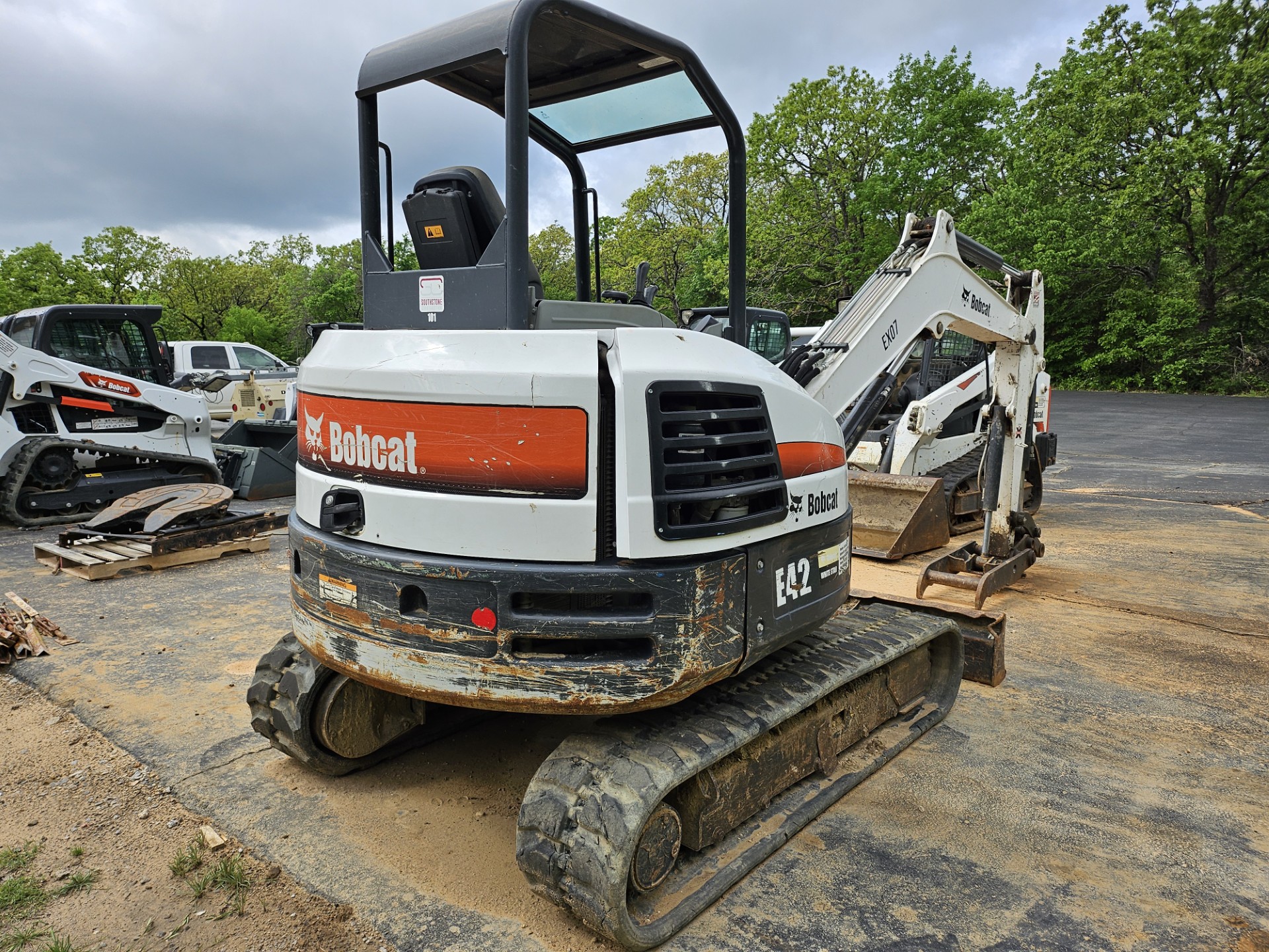 2018 Bobcat E42 Mini Excavator - Image 3