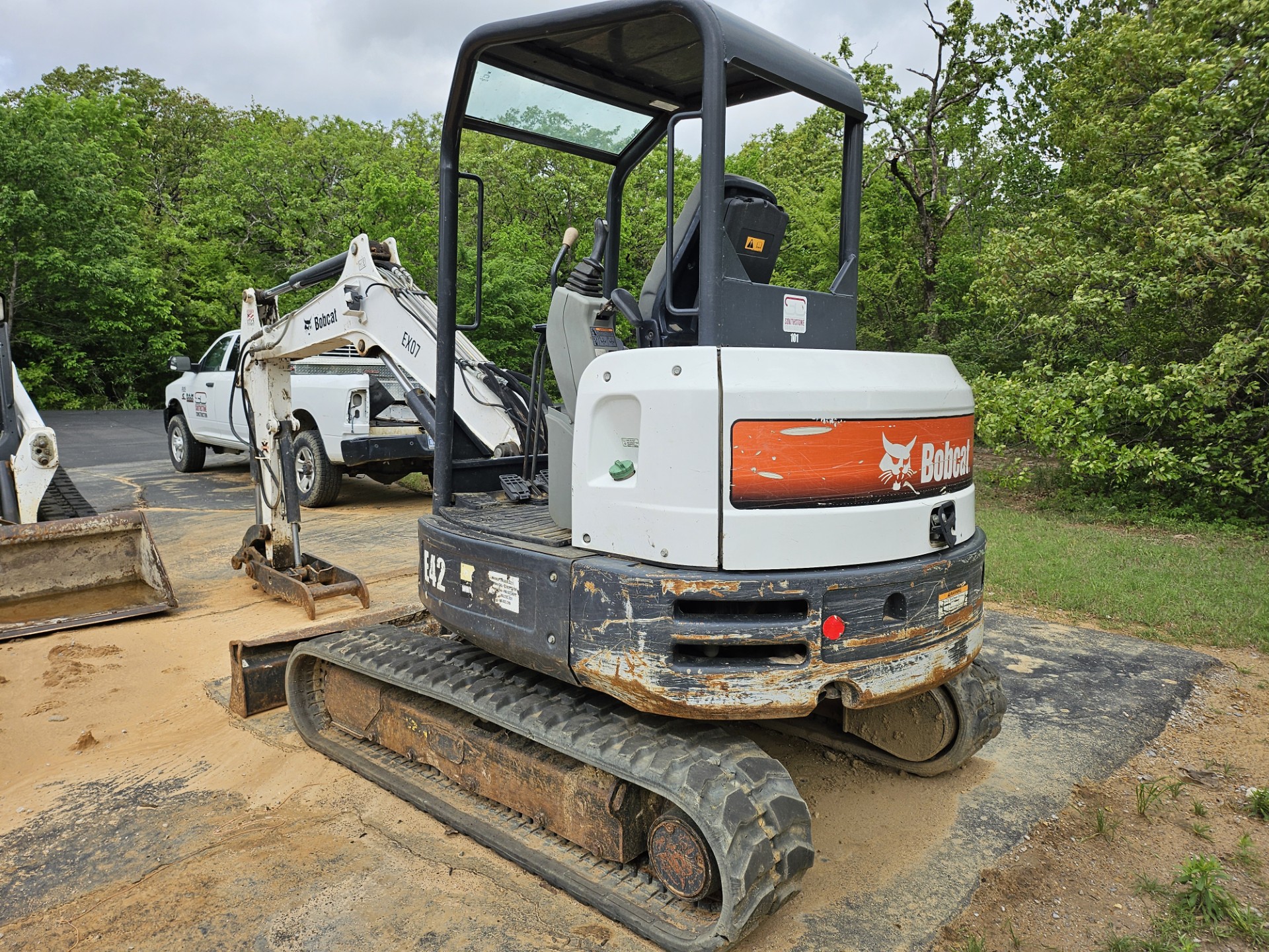 2018 Bobcat E42 Mini Excavator - Image 4