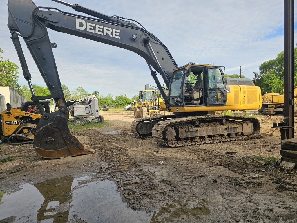 2015 John Deere 350G Excavator 