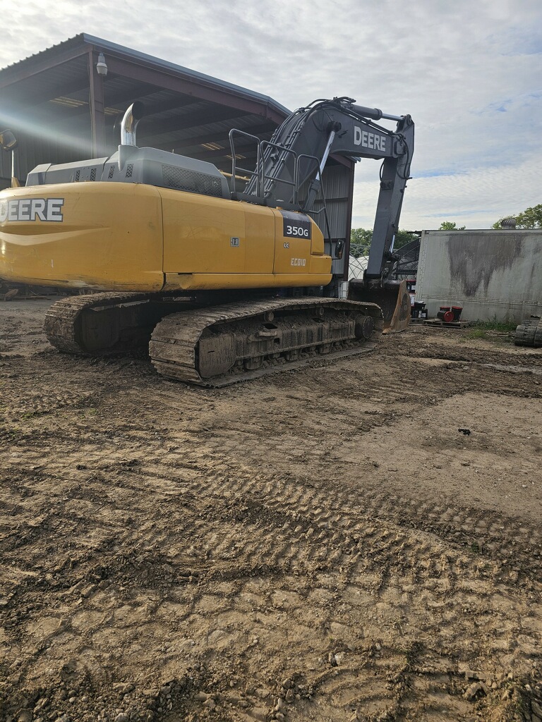 2015 John Deere 350G Excavator  - Image 3
