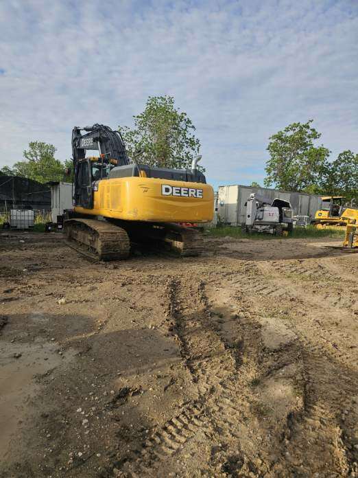2015 John Deere 350G Excavator  - Image 4