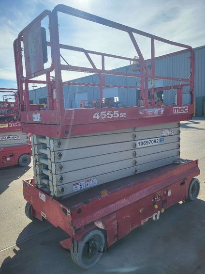 2017 MEC 4555SE Electric Scissor Lift - Image 2