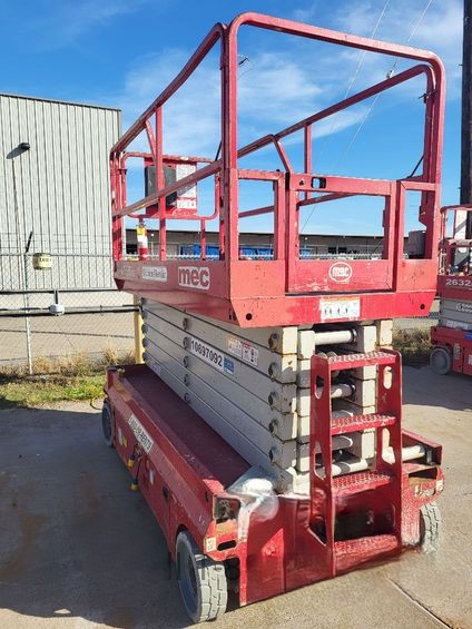 2017 MEC 4555SE Electric Scissor Lift - Image 3
