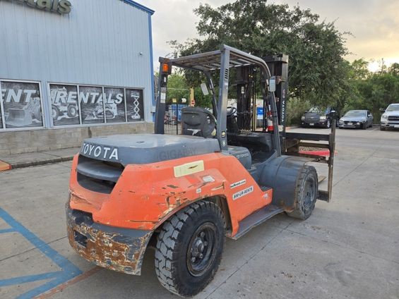 2021 Toyota 8FD70U Diesel Forklift - Image 3